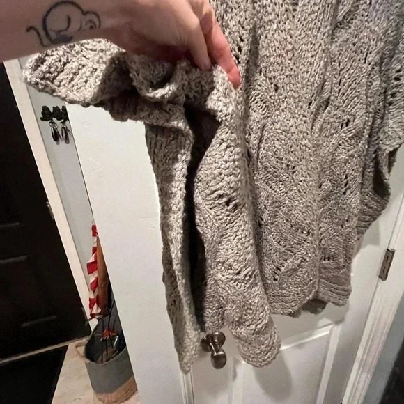Sole Society Sweater Poncho - OS - Picture 4 of 9